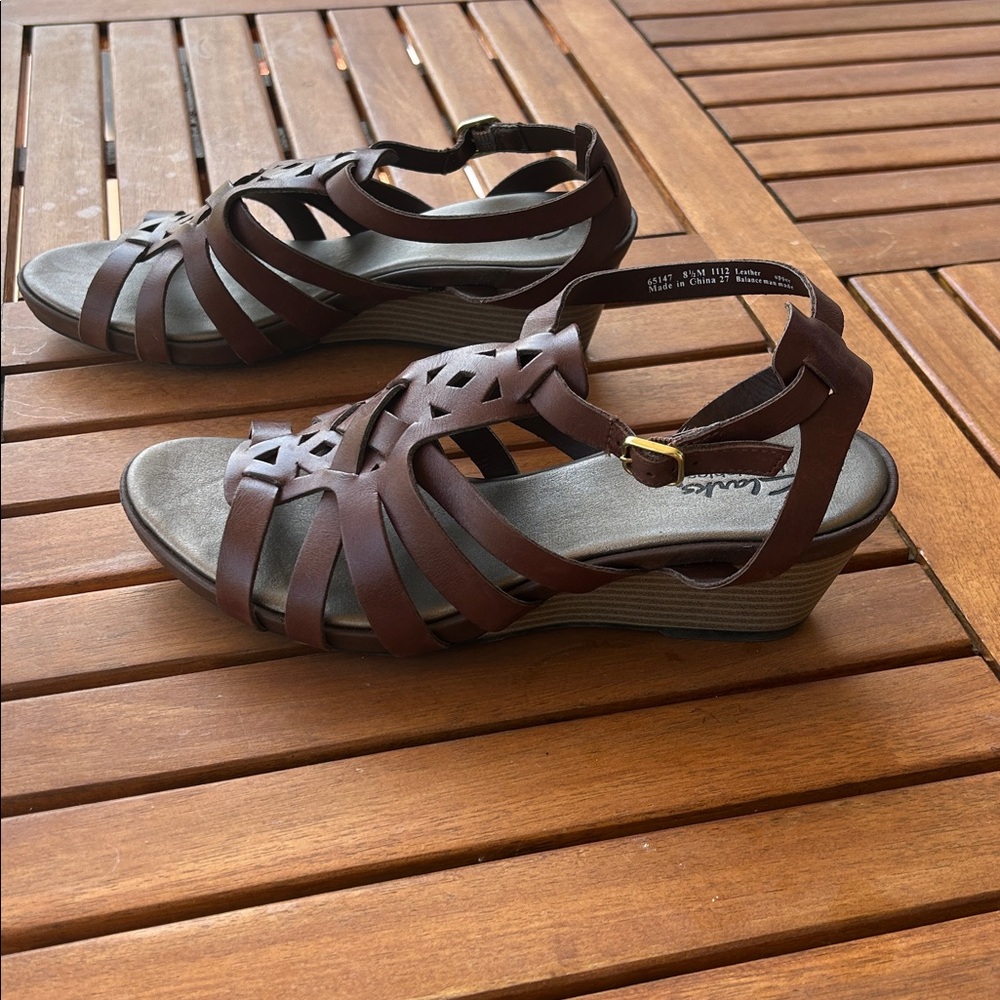Clark’s Sandles - Picture 2 of 5